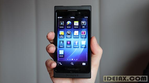 LATEST BLACKBERRY Q10,Z10 AND BRAND NEW   IPHONE5,4S 16G,32GB 64GB IN STOCK